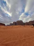 Beduin star trail camp