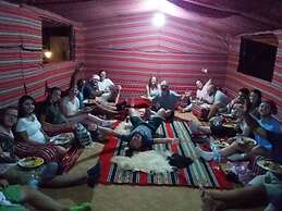 Beduin star trail camp