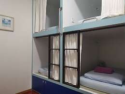 Sojourn Beds & Cafe - Hostel