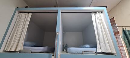 Sojourn Beds & Cafe - Hostel