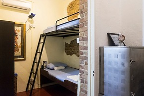 Sojourn Beds & Cafe - Hostel