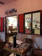 Sojourn Beds & Cafe - Hostel