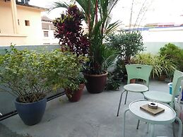 Sojourn Beds & Cafe - Hostel