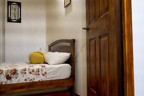 Sojourn Beds & Cafe - Hostel