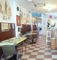 Sojourn Beds & Cafe - Hostel