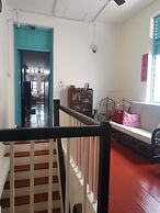 Sojourn Beds & Cafe - Hostel