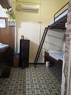 Sojourn Beds & Cafe - Hostel