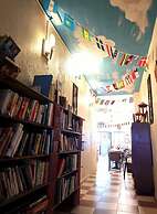 Sojourn Beds & Cafe - Hostel