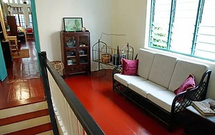 Sojourn Beds & Cafe - Hostel