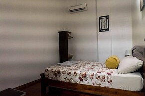 Sojourn Beds & Cafe - Hostel