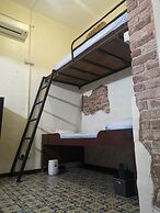 Sojourn Beds & Cafe - Hostel