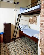 Sojourn Beds & Cafe - Hostel