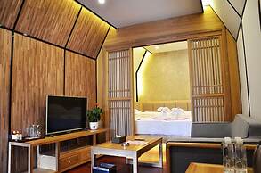 Fengxiang Hot Spring