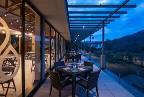 Niraamaya Retreats Samroha Athirappilly