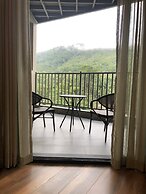 Niraamaya Retreats Samroha Athirappilly