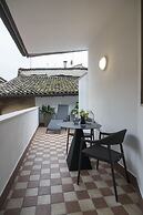 A World Aparts - 12 Viviani