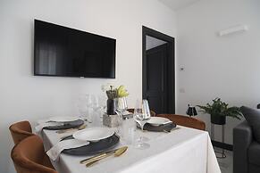 A World Aparts - 12 Viviani