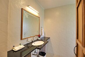 Palm Valley Dritan Resort