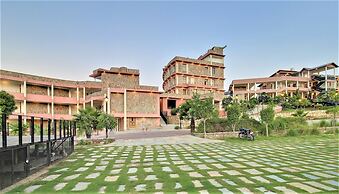 Palm Valley Dritan Resort