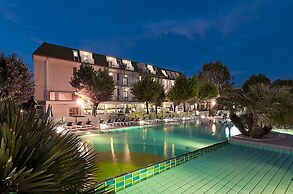 Hotel Paris Resort