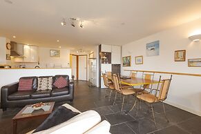 White Lodge Apartments