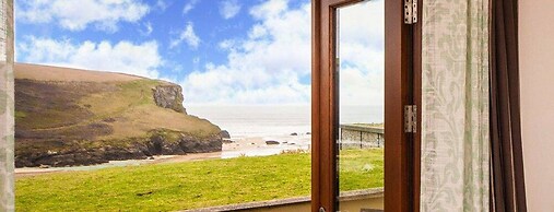 White Lodge Apartments