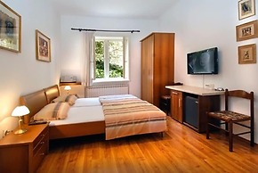 Angela Classic Rooms