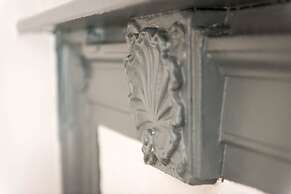 The Horse & Farrier Inn and The Salutation Inn