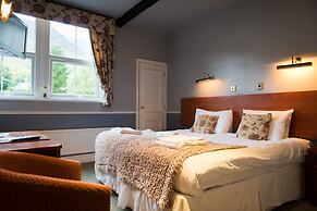 The Horse & Farrier Inn and The Salutation Inn