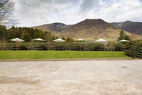 The Horse & Farrier Inn and The Salutation Inn