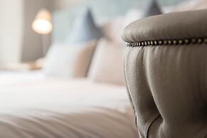 The Horse & Farrier Inn and The Salutation Inn