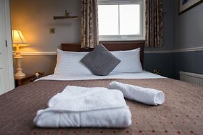 The Horse & Farrier Inn and The Salutation Inn