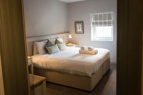 The Horse & Farrier Inn and The Salutation Inn