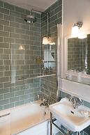 The Horse & Farrier Inn and The Salutation Inn