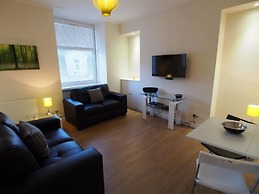 Wallfield Field Apartments