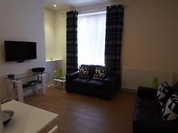 Wallfield Field Apartments