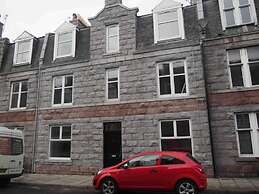 Wallfield Field Apartments