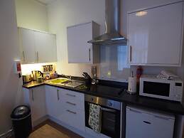 Wallfield Field Apartments