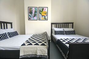 Brighton Lanes Townhouse Central by Brighton Holiday Lets