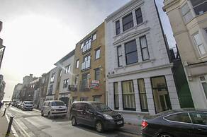 Brighton Lanes Townhouse Central by Brighton Holiday Lets