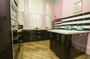 Brighton Lanes Townhouse Central by Brighton Holiday Lets