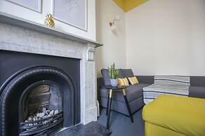 Brighton Lanes Townhouse Central by Brighton Holiday Lets