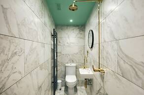 Brighton Lanes Townhouse Central by Brighton Holiday Lets