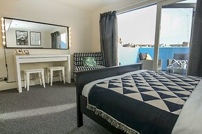 Brighton Lanes Townhouse Central by Brighton Holiday Lets