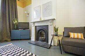 Brighton Lanes Townhouse Central by Brighton Holiday Lets