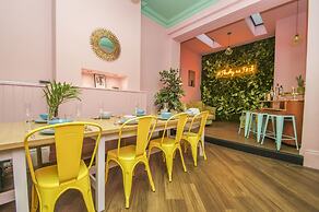 Brighton Lanes Townhouse Central by Brighton Holiday Lets