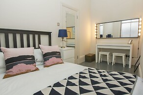 Brighton Lanes Townhouse Central by Brighton Holiday Lets