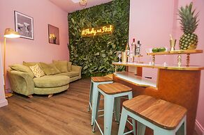 Brighton Lanes Townhouse Central by Brighton Holiday Lets