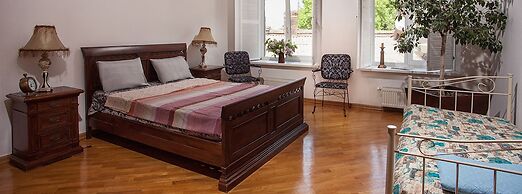 EstherHouse - Hostel