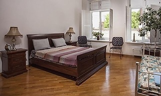 EstherHouse - Hostel